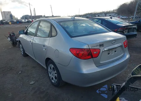 2010 Hyundai Elantra Gls z USA, uszkodzony, nr VIN KMHDU4AD2AU881014